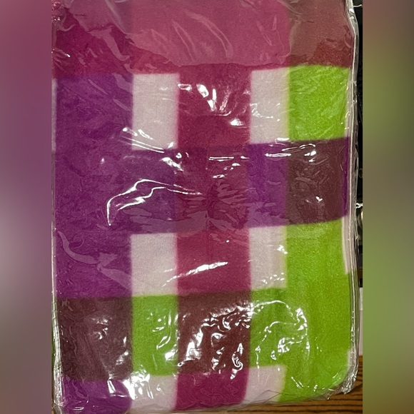 Northpoint NEW Zippered 57โ x 67โ Snuggle Wrap Blanket Cozy Home Camping Travel - Picture 5 of 6